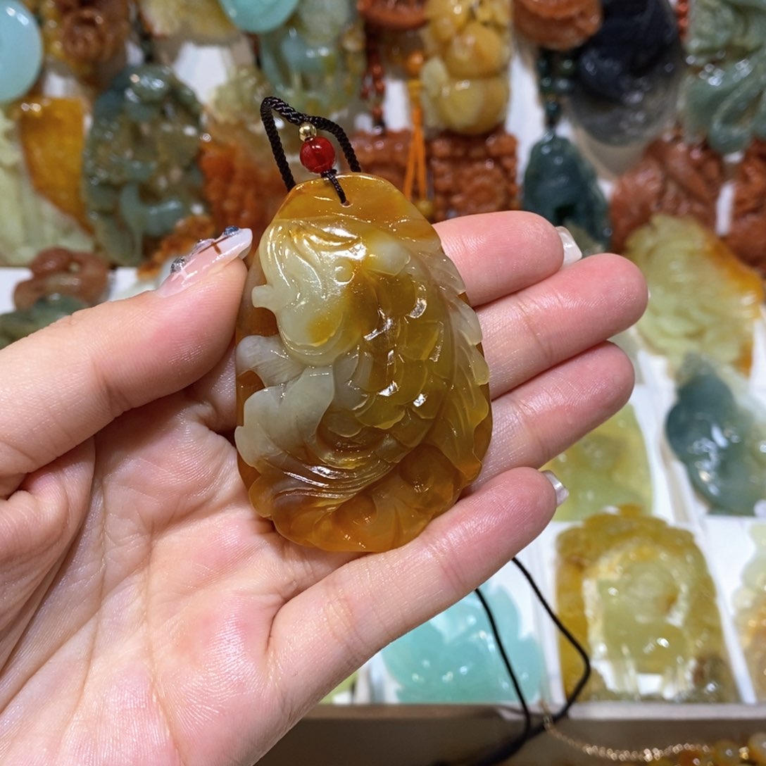 蛇纹石玉颈饰未镶嵌振****聊