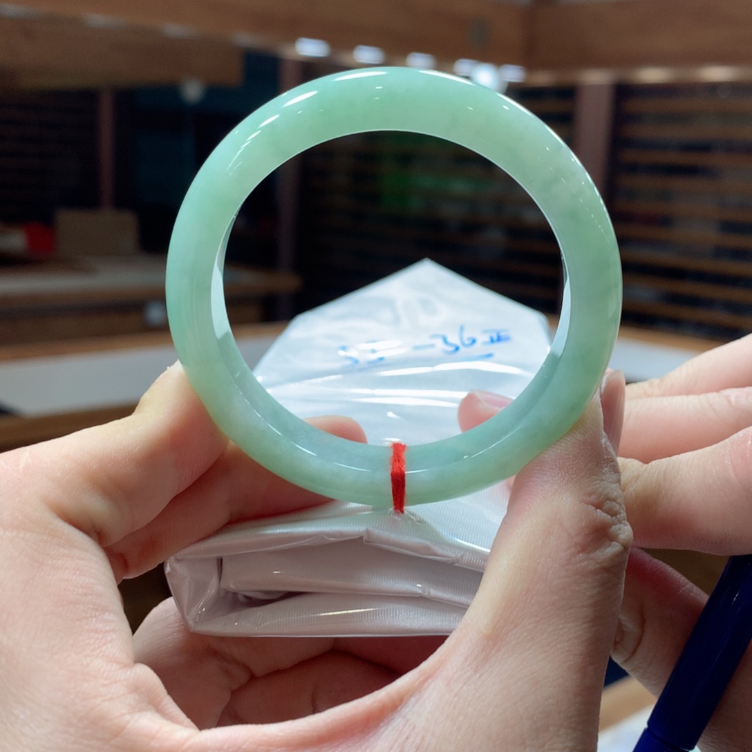 翡翠手镯未镶嵌买断