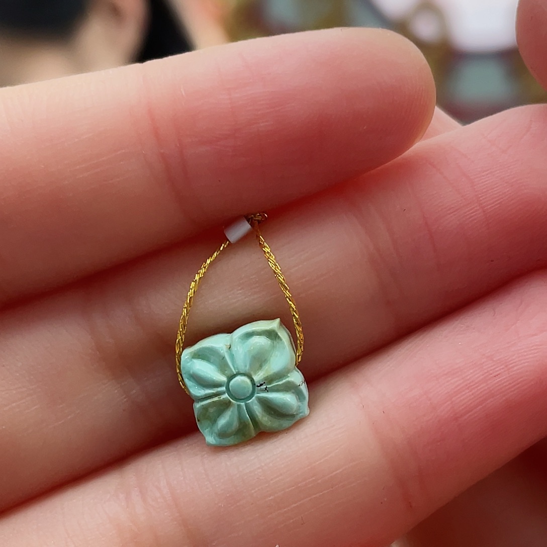 绿松石颈饰未镶嵌