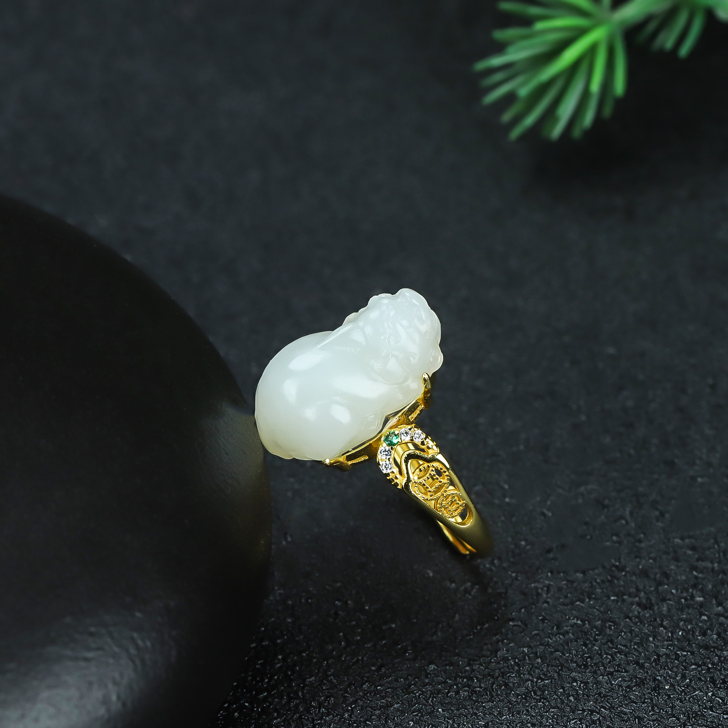 新疆和田玉白玉貔貅开口戒精工羊脂白收藏级 戒指 约17X11x10mm