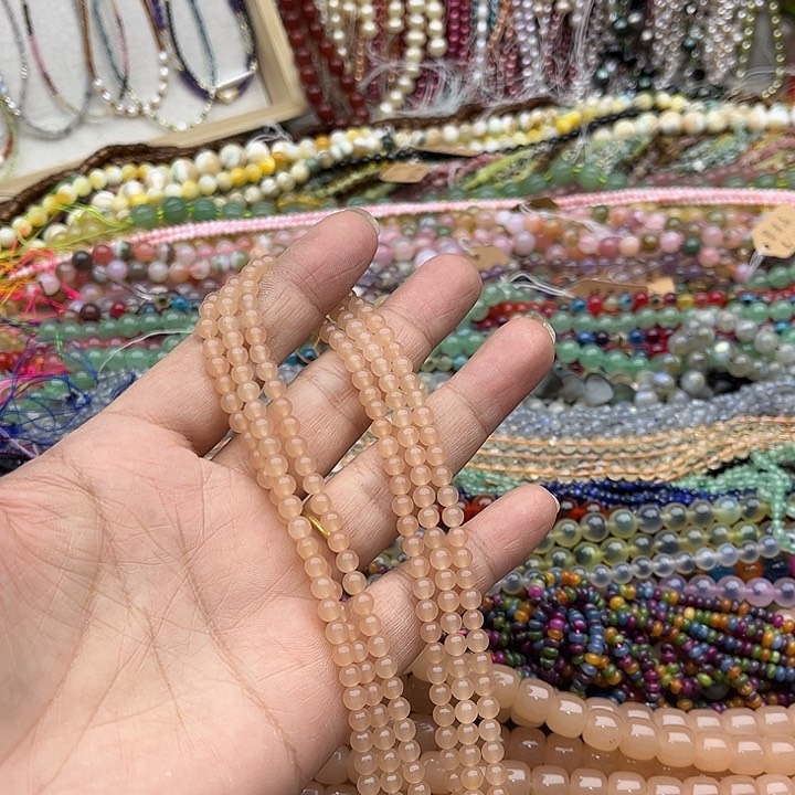 玛瑙/玉髓珠宝半成品未镶嵌4mm藕粉