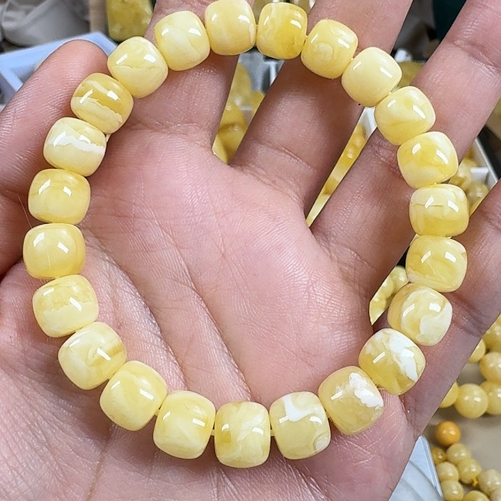 蜜蜡珠宝奇石未镶嵌