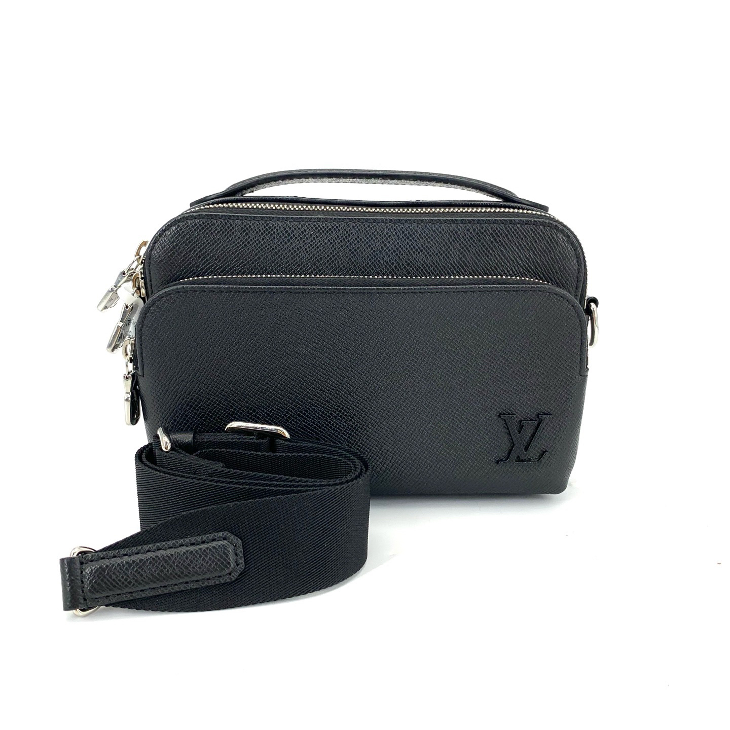99新 LouisVuitton/路易威登 99新 黑色全皮斜挎包 尺寸23/16时尚