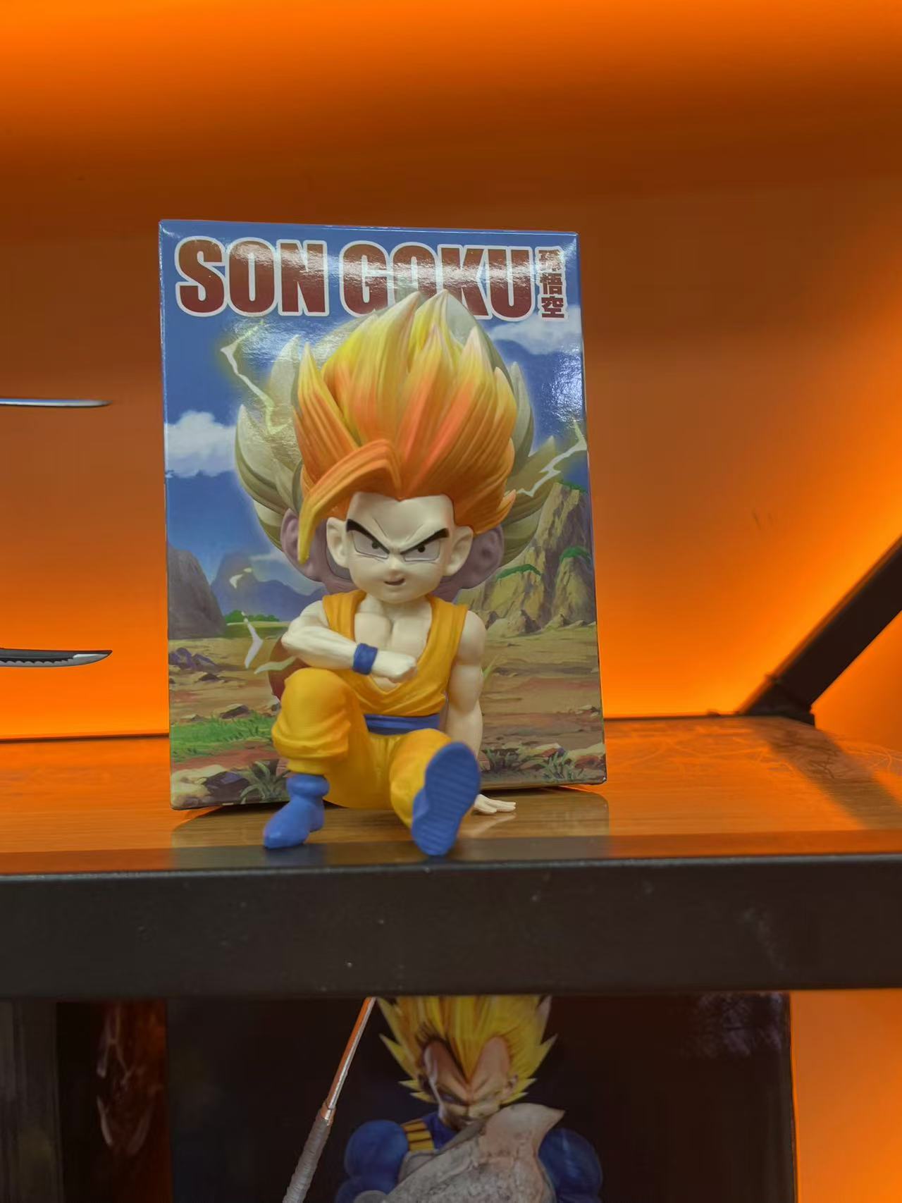 七龙珠童年坐姿Q版黄发悟空动漫手办模型桌面摆件潮玩