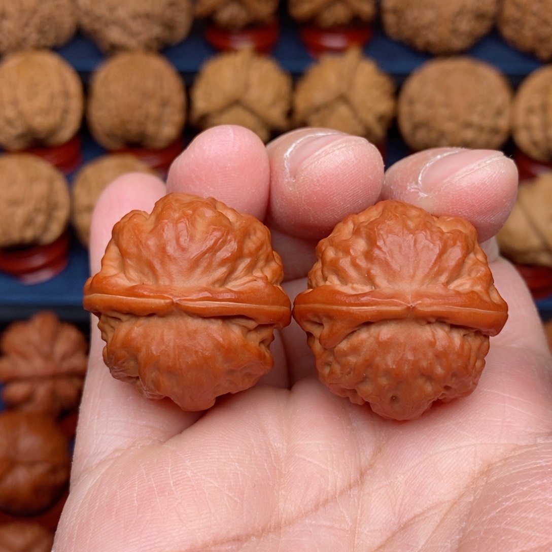 把件文玩核桃手捻野生精品玉石