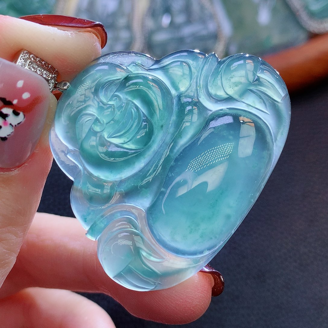 翡翠颈饰未镶嵌翡翠