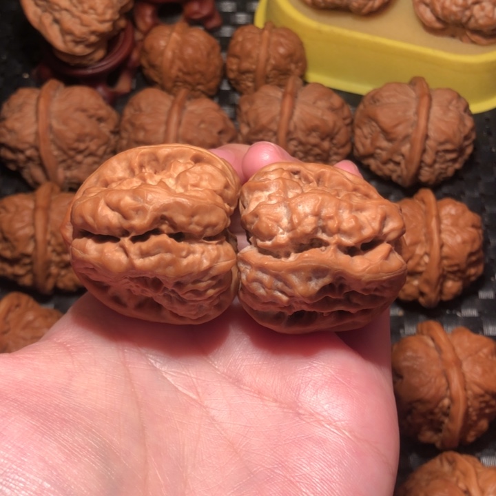 荣***东文玩核桃把件蛤蟆