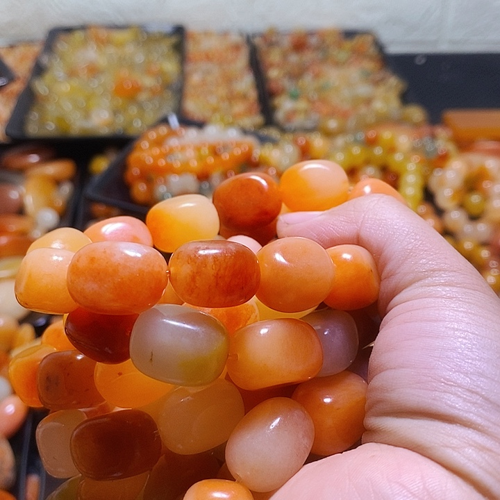 上***司新疆金丝玉吊坠项链