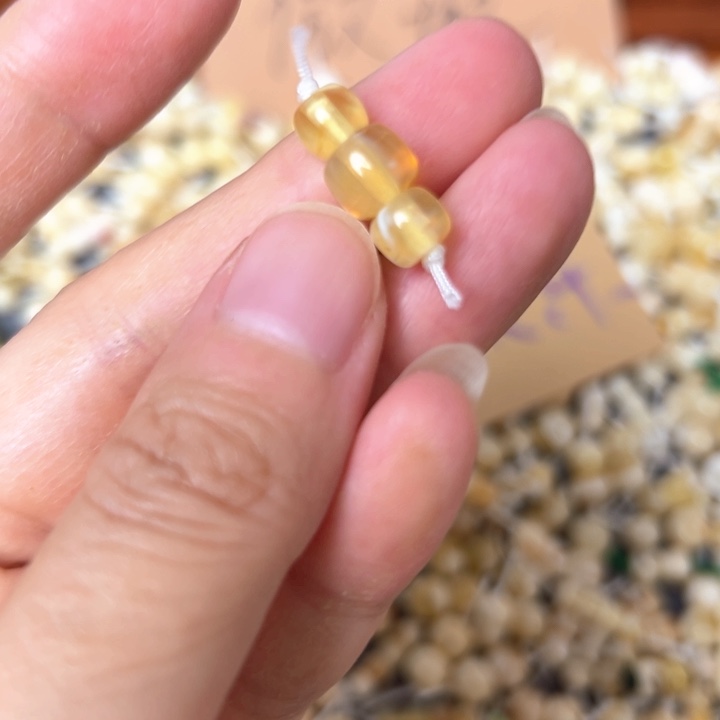 蜜蜡未镶嵌裸石7.4mm两边6.1