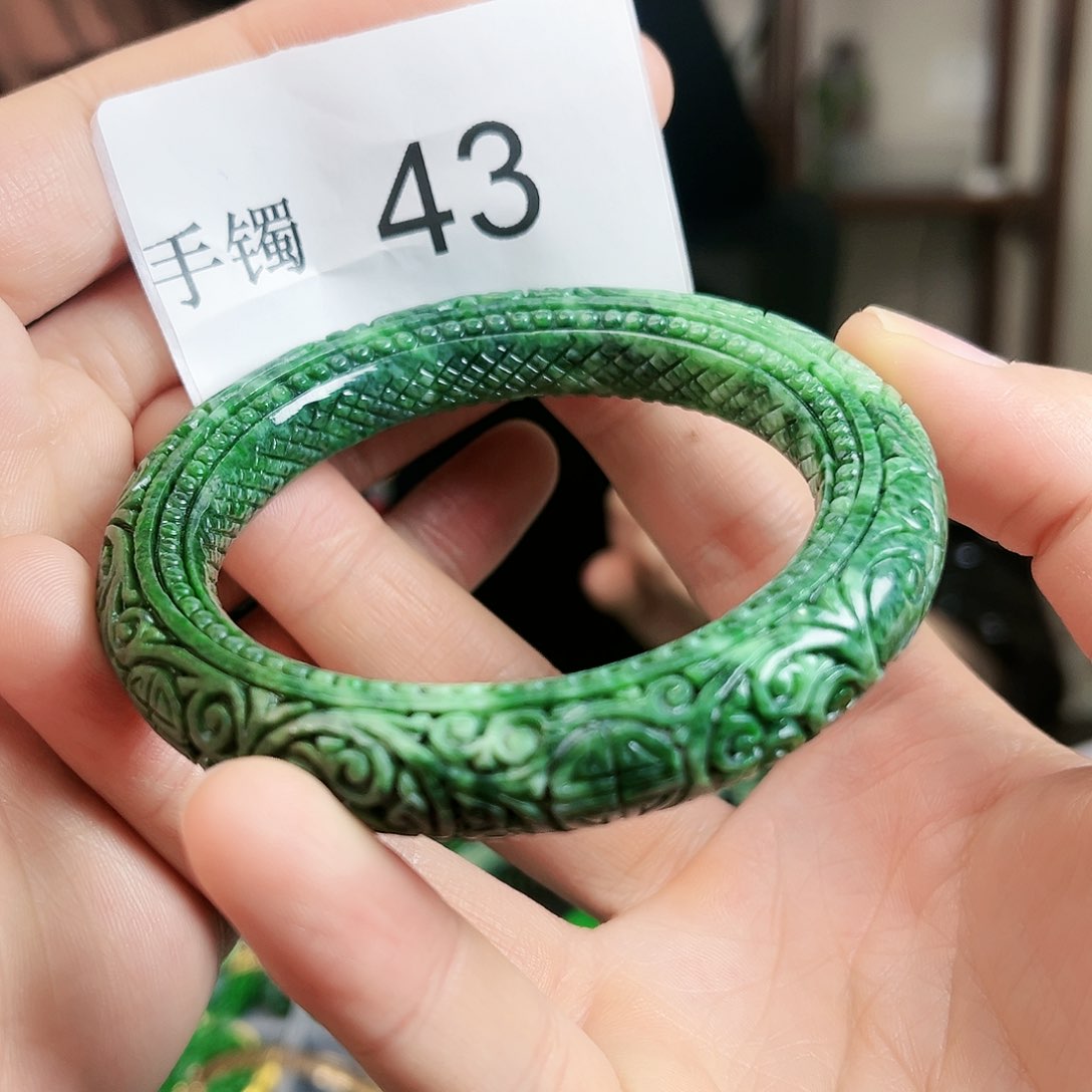 翡翠手镯未镶嵌手镯58.5