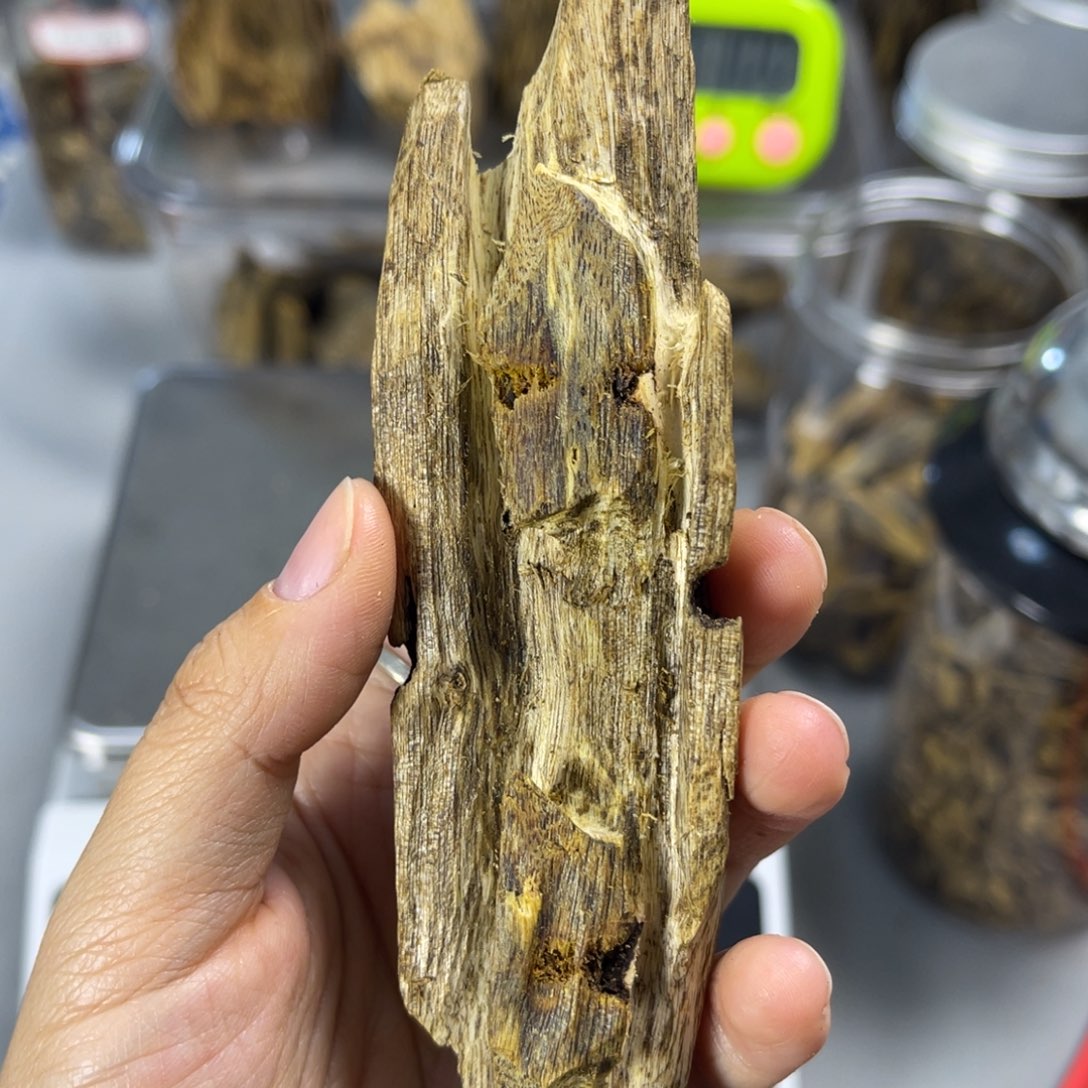 沉香沉香碎屑海南棋楠虫漏007