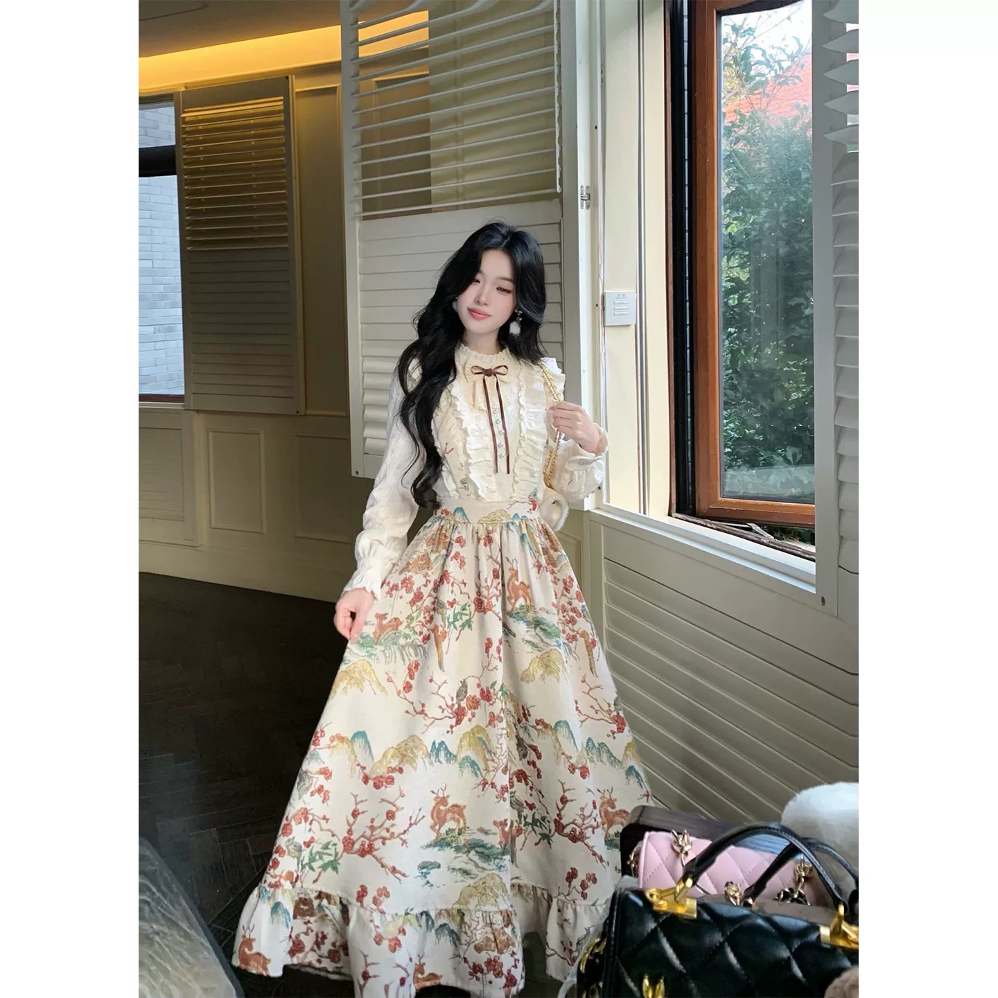 鹿踏梅川 法式千金感加绒衬衫上衣+复古提花收腰背带长裙