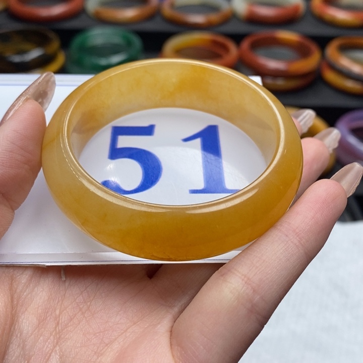 石英质玉（黄龙玉）手镯未镶嵌小**学