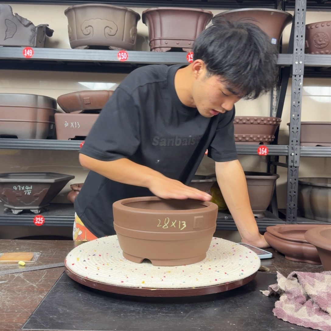 紫砂花盆呜呜呜呜