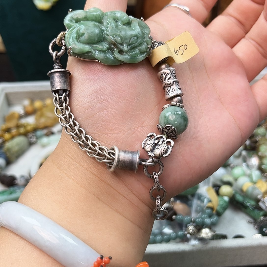 未镶嵌手链翡翠?*翡翠手镯项链