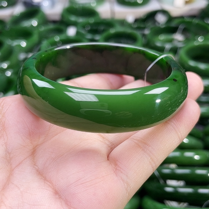 未镶嵌手镯和田玉（碧玉）