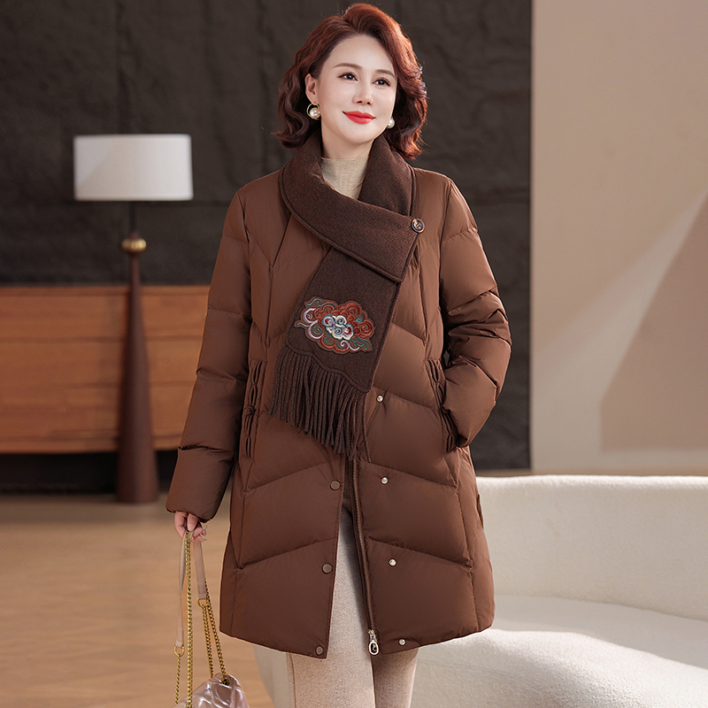 中年妈妈冬装羽绒服中长款中老年人女装洋气加厚保暖外套2025新款