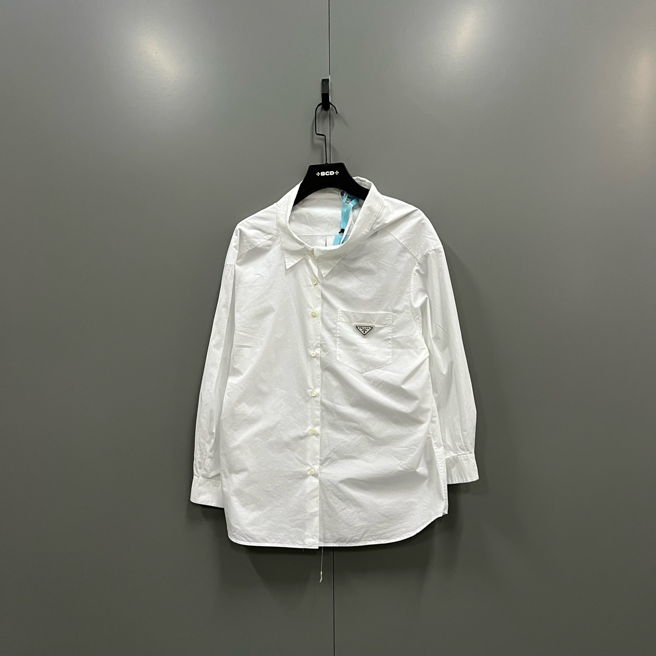 95新 Prada/普拉达 （bb）123 三角标logo不规则衬衫 38码