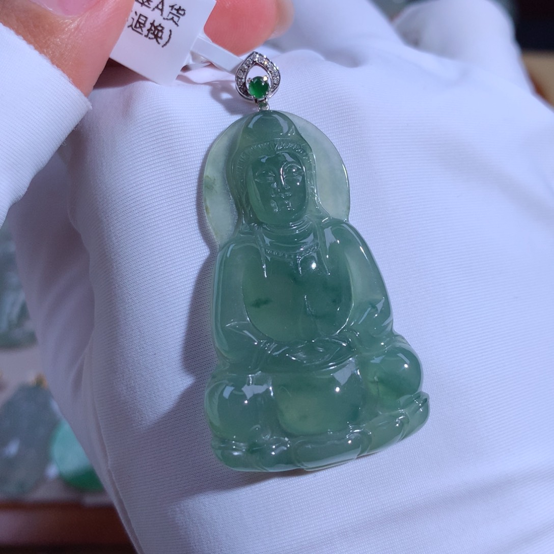 翡翠颈饰18K金镶嵌观音