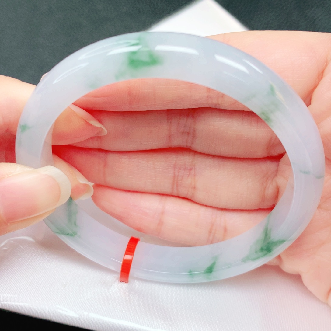 翡翠未镶嵌手镯57圈