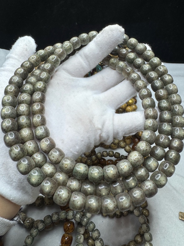 10老型桶冰糖灰大眼睛 118颗 同枝月朗星稀星月菩提子