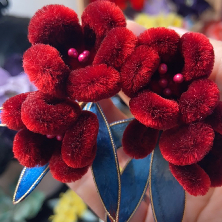 非遗绒花胖绒婚庆款胸针