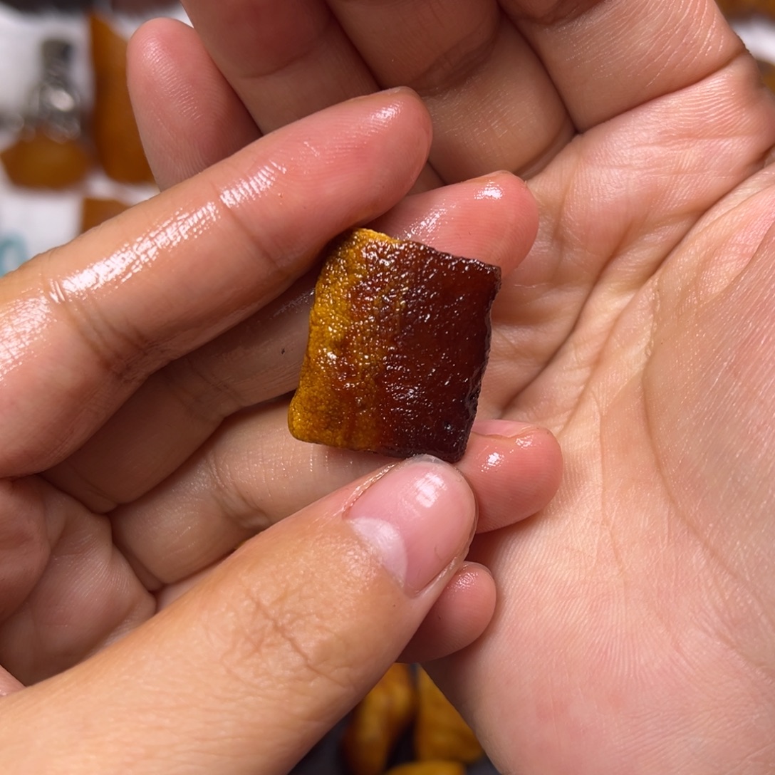 定制琥珀未镶嵌168