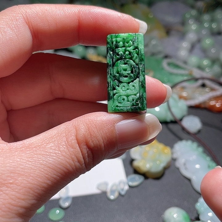 颈饰未镶嵌翡翠粉*爱天