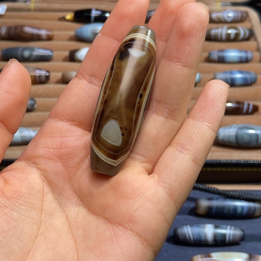 8***士玛瑙/玉髓未镶嵌颈饰