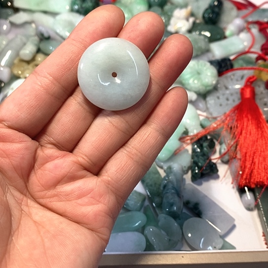 宏***爷翡翠未镶嵌颈饰吊坠