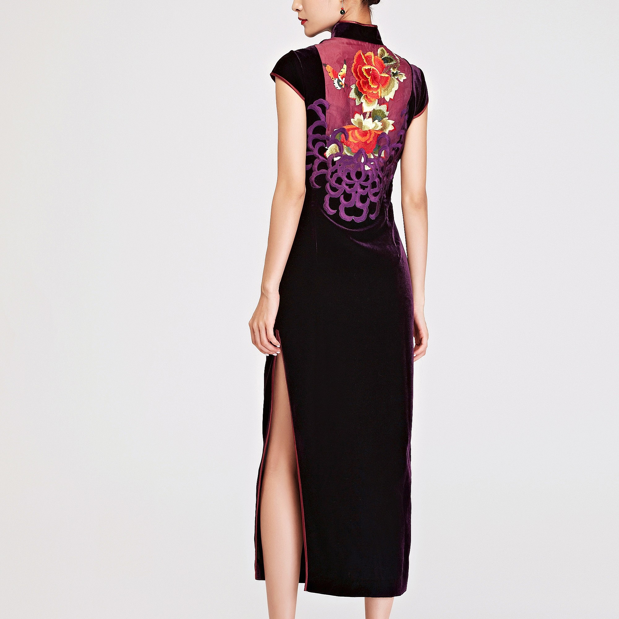 006品牌折扣WG36039金丝绒重工刺绣富贵牡丹手工制作旗袍