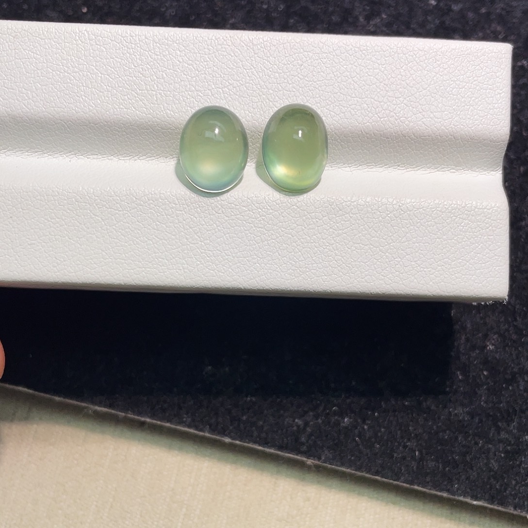 想***想葡萄石未镶嵌裸石6.055ct