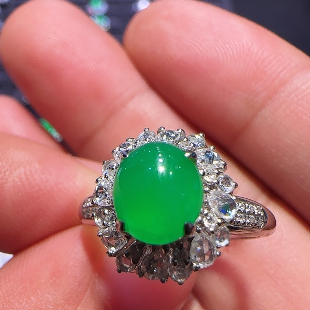 翡翠18K金镶嵌戒指