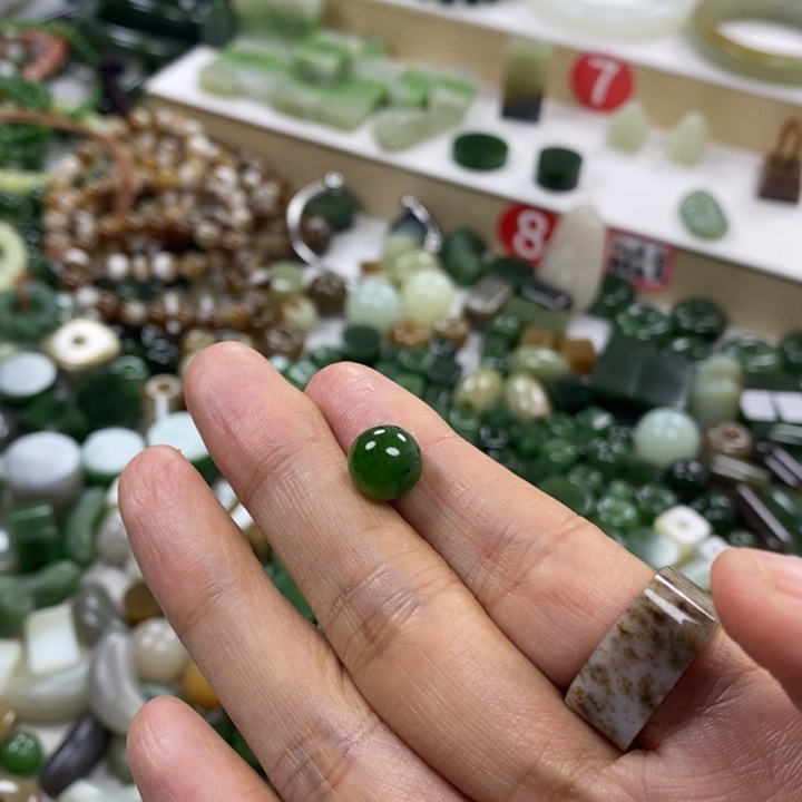 塞***尔和田玉（糖玉）未镶嵌挂件