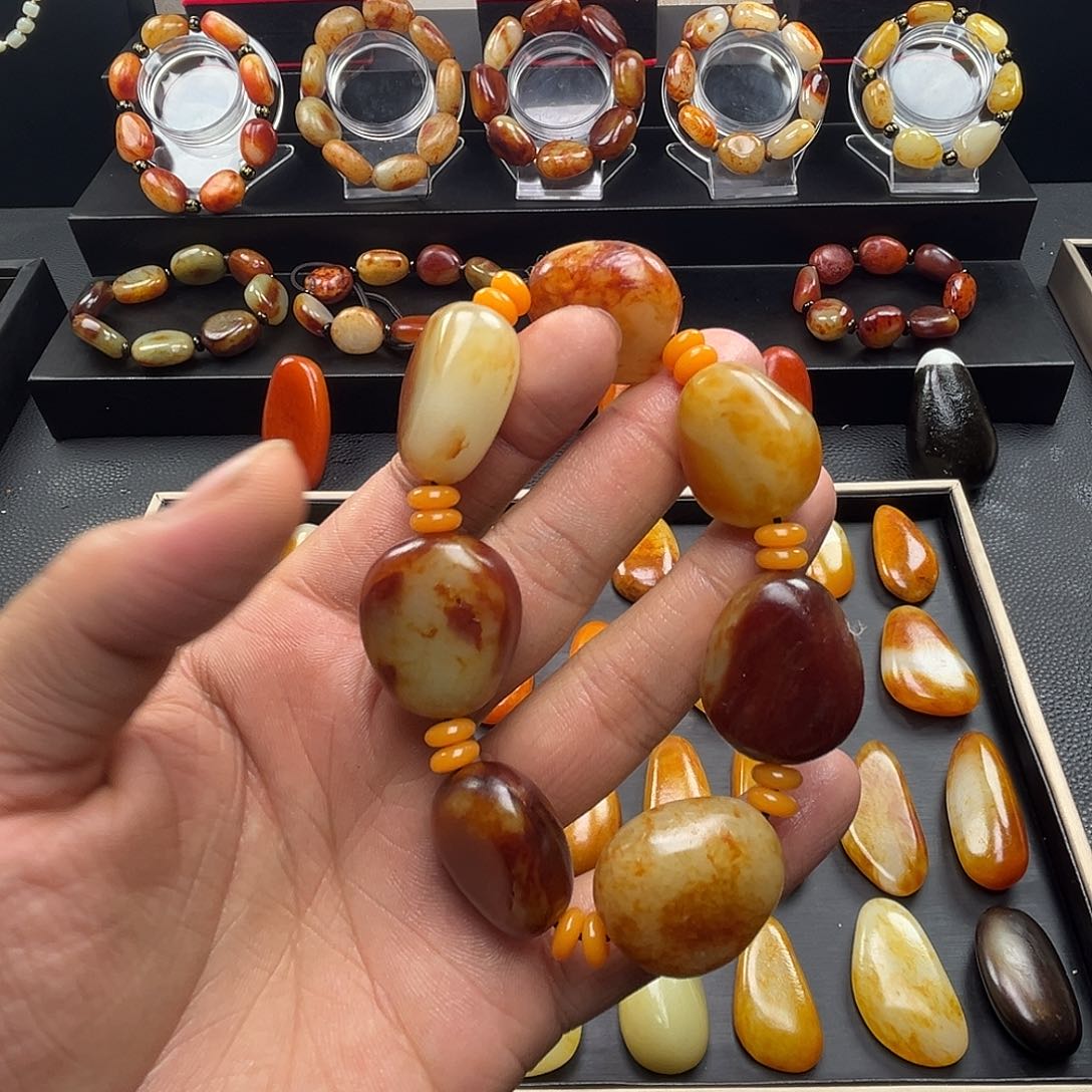 和田玉套链未镶嵌不***?