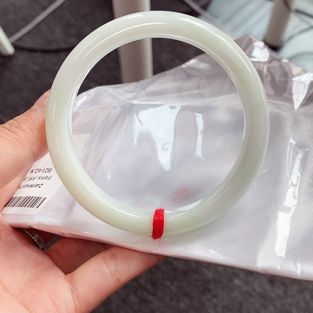 未镶嵌手镯翡翠63阳光玫瑰色