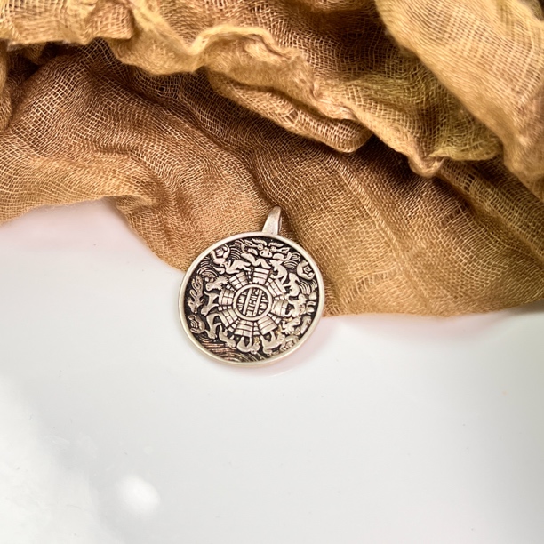 西藏藏传纯银迷你九宫牌 宽约30毫米 适合包挂腰挂