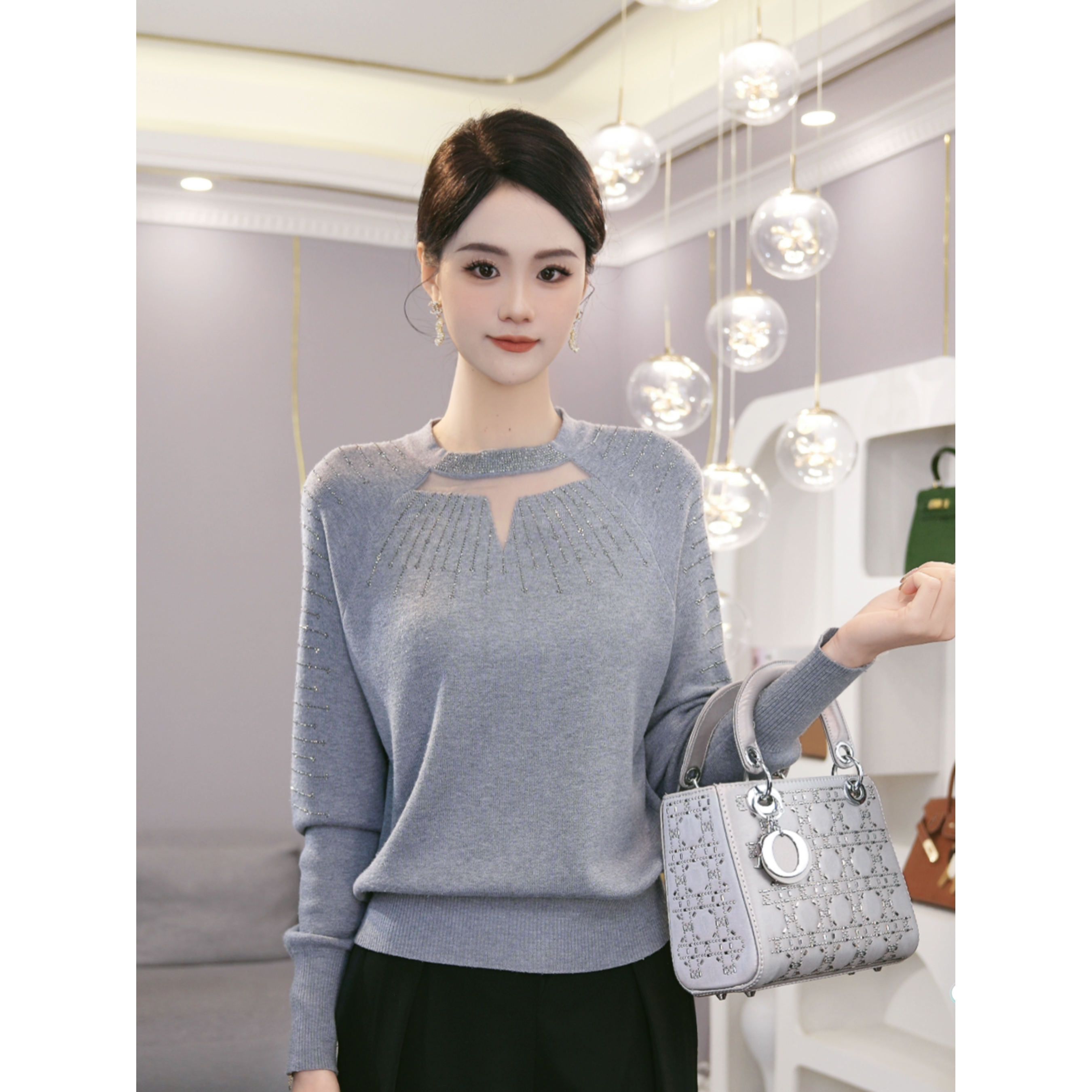2025秋冬新款【QQ-1212JR】天丝醋酸羊毛灰色烫钻圆领镂空针织上衣