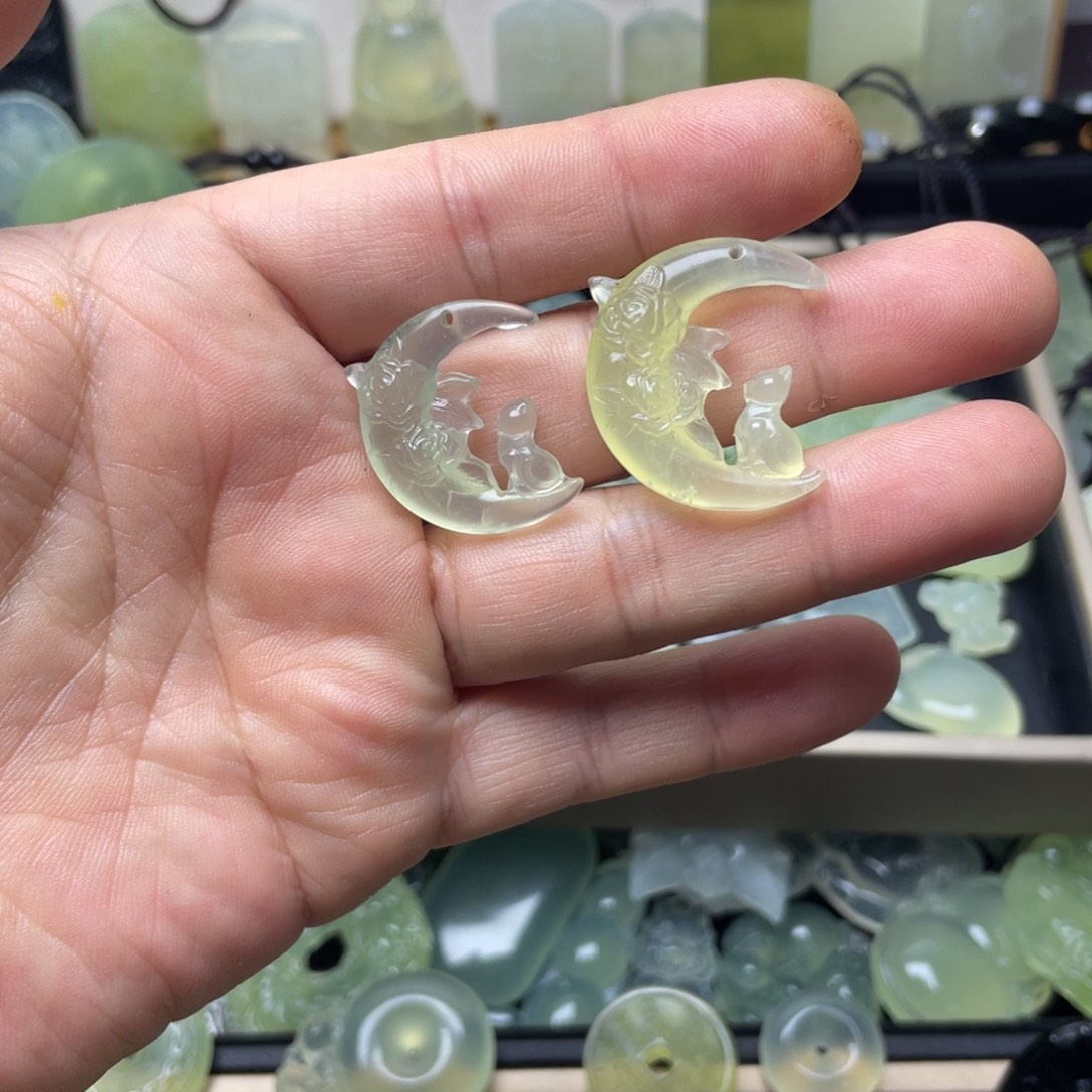 未镶嵌蛇纹石玉颈饰任选一个