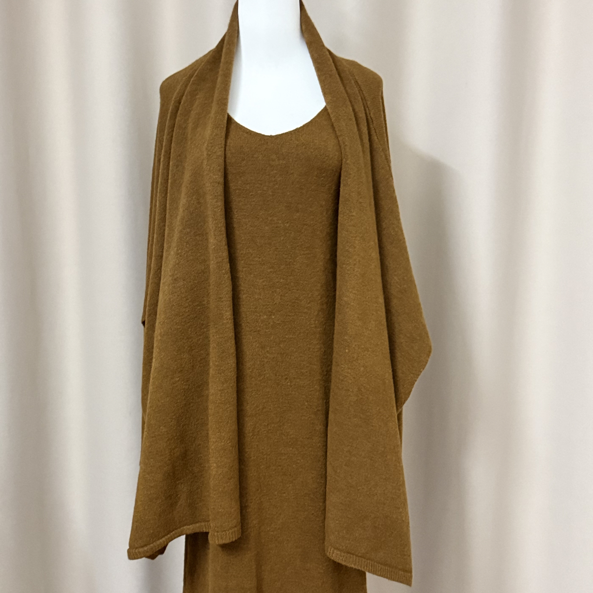 2025新款秋冬法式气质针织吊带➕披肩毛衣套装高级显瘦修身毛衣女