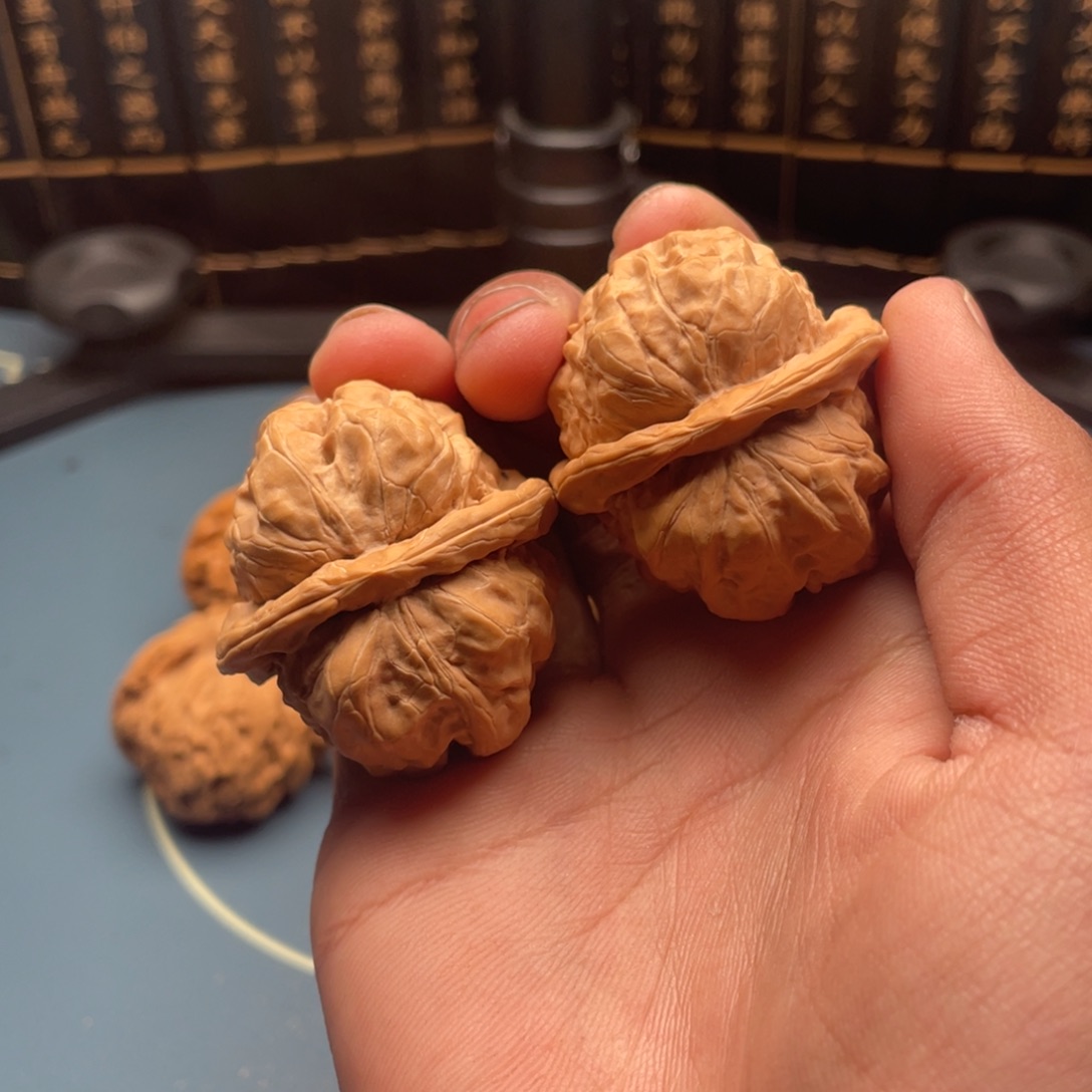 文玩核桃吊坠蛤蟆头