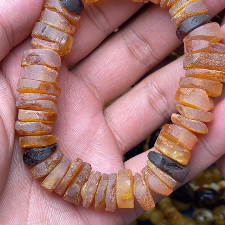 琥珀未镶嵌珠宝奇石