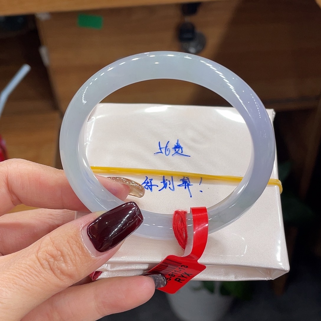 翡翠手镯未镶嵌缅甸翡翠