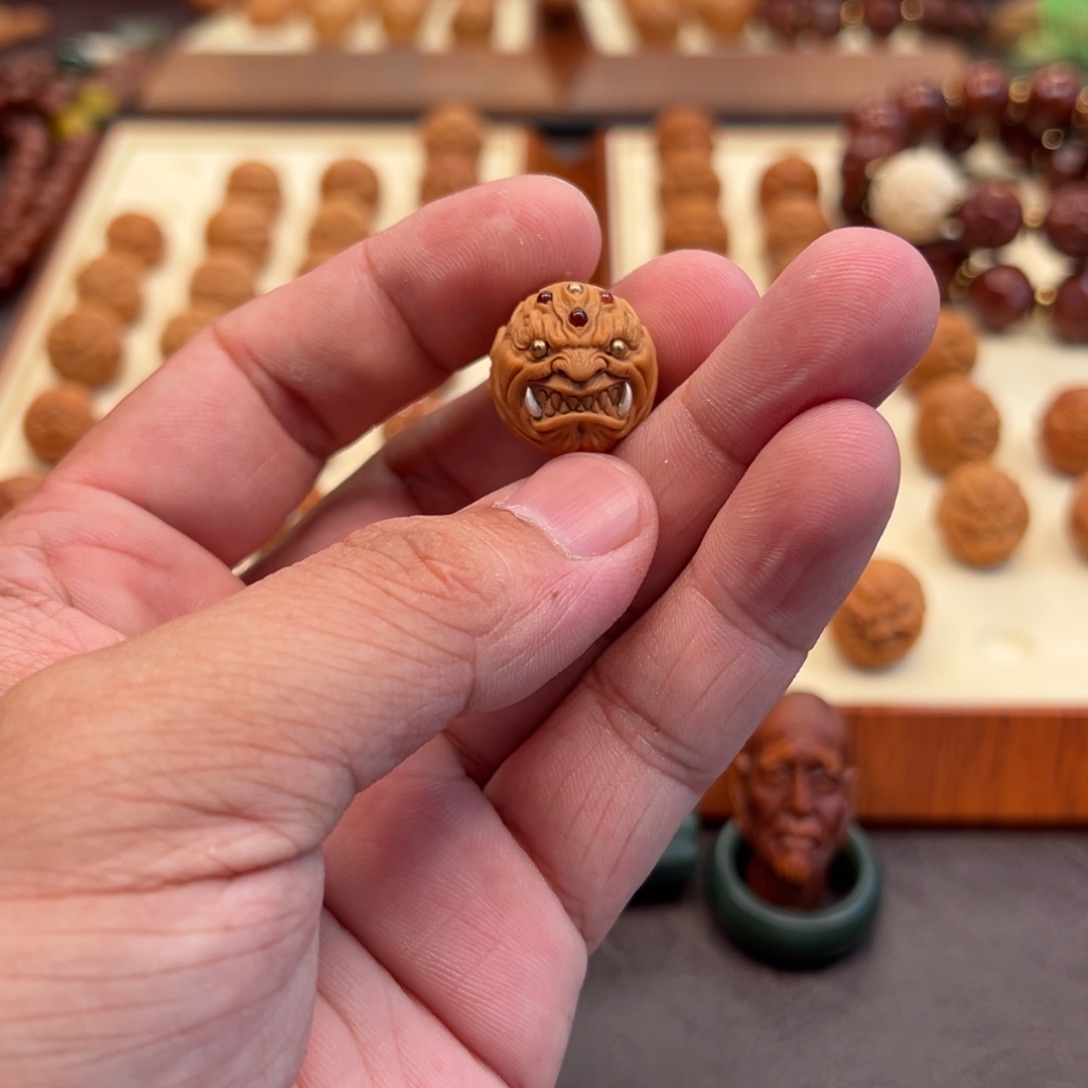 L****N1.8尺寸苏造镶嵌系列九目恶僧