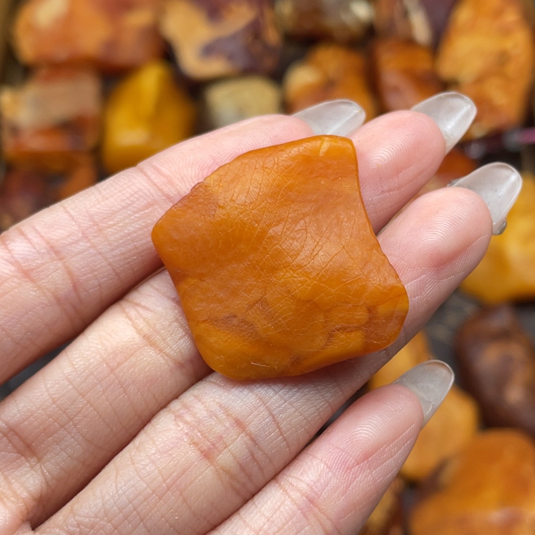 琥珀未镶嵌珠宝奇石