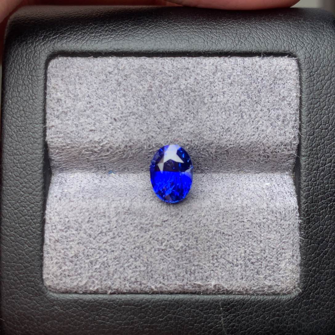 蓝宝石裸石未镶嵌2.6克拉皇家蓝