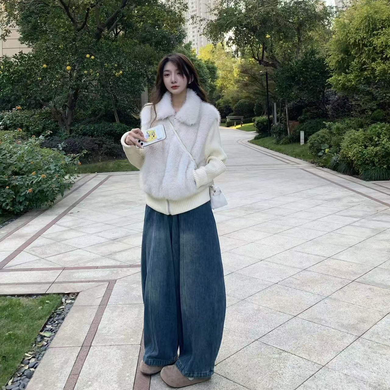 毛小兔秋冬新款加绒加厚高腰显瘦宽松直筒阔腿牛仔裤女设计感百搭