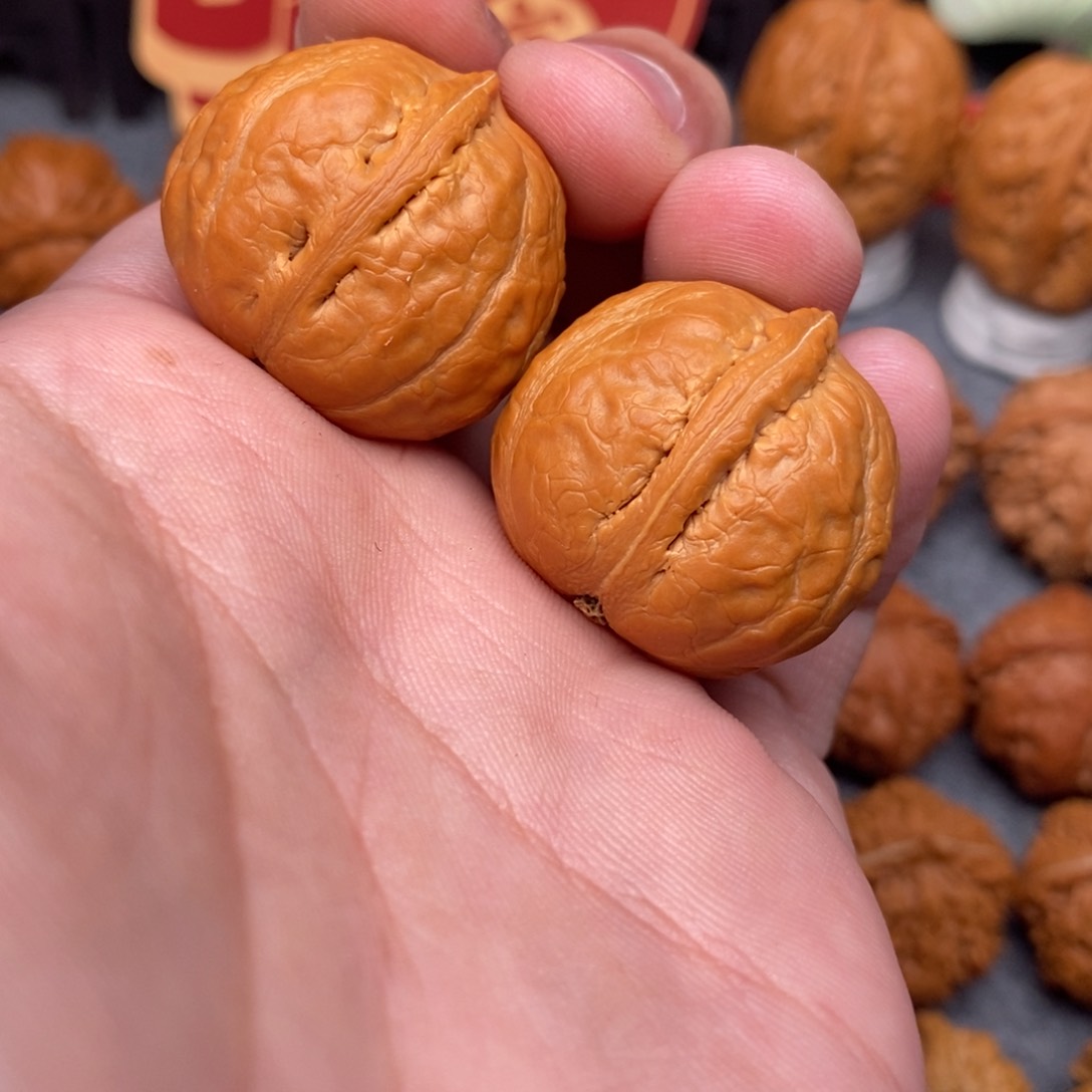 文玩核桃把件元宝