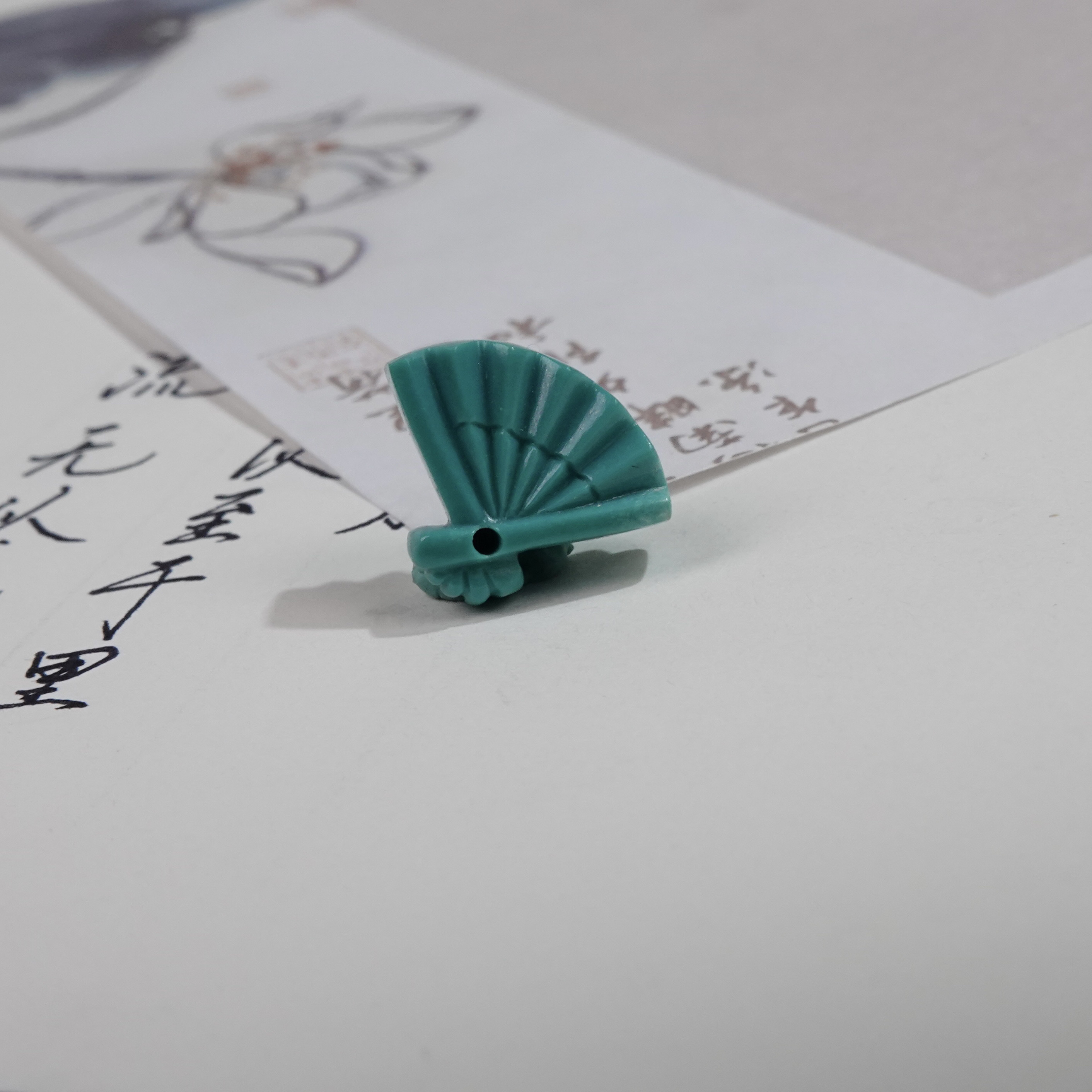 原矿湖北绿松石精工玉化料雕刻小扇子吊坠手工复古绿色简约清新