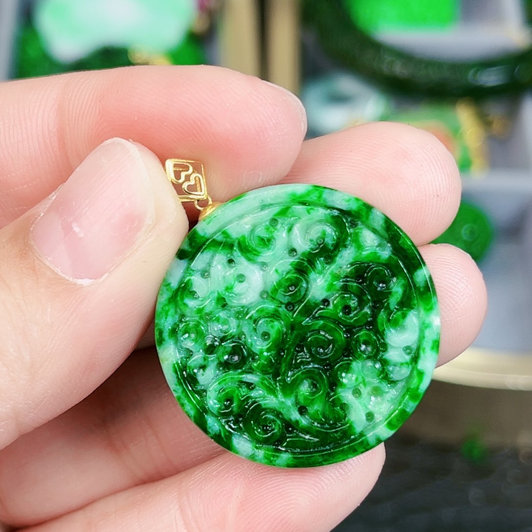 翡翠项链18K金镶嵌吊坠